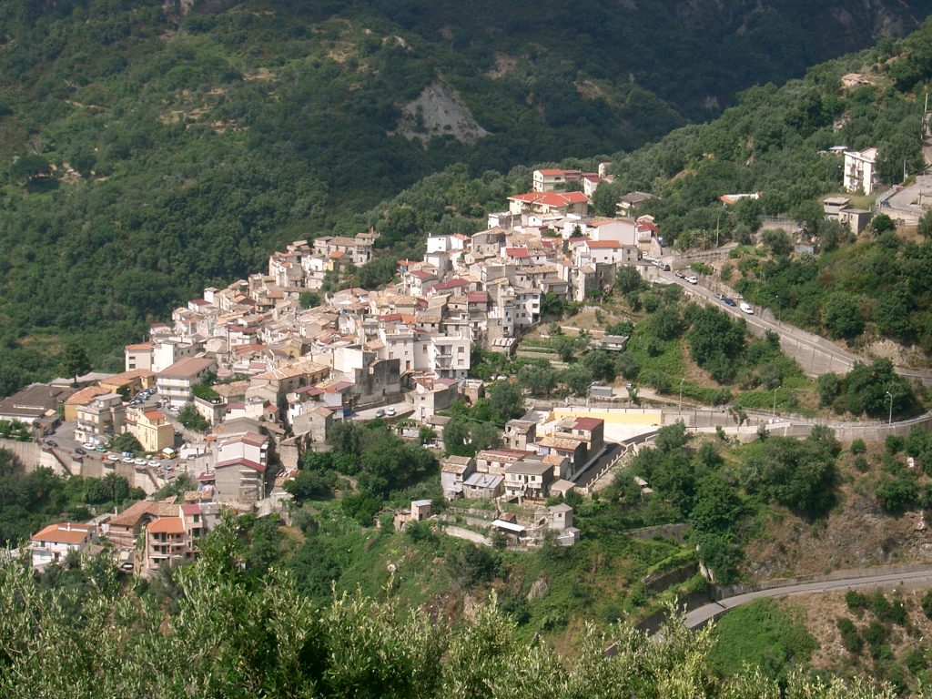 Grotta delle Ninfe Terme di Cerchiara in Calabria. Grotta delle Ninfe Terme di Cerchiara in Calabria.